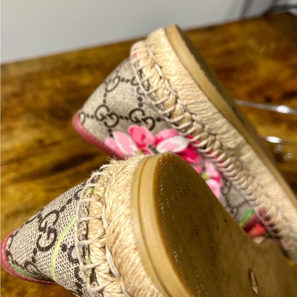 Authentic Gucci espadrille. Size 7 1/2 - Picture 11 of 14
